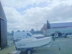 Moteur HIDEA 9,9 Cv 4 Temps Arbre Long Démarrage Electrique Batterie Intégrée Barre Franche -NautiquePro Soldes Magasin Moteur HIDEA HDF9 9IBHEL d une puissance de 9 9 cv demar 1