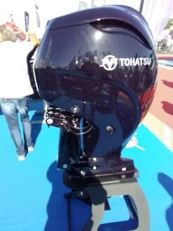 Moteur Hors-Bord 115 Cv Tohatsu Arbre Long Démarrage Electrique Commande à Distance Relevage Electrique -NautiquePro Soldes Magasin Moteur Hors Bord 115 cv Tohatsu Arbre Long Demarrage Ele 28