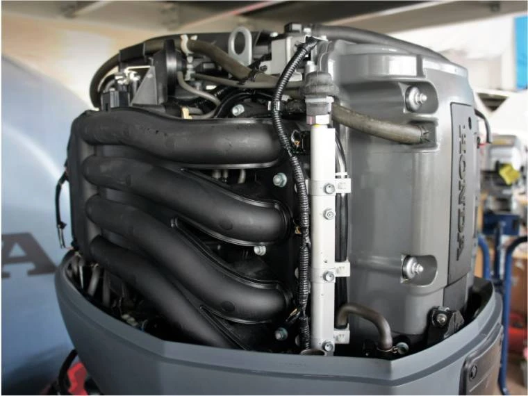 Moteur Hors-Bord 150 Cv Tohatsu Arbre Long Démarrage Electrique Commande à Distance Relevage Electrique 5 Moteur Hors-Bord 150 Cv Tohatsu Arbre Long Démarrage Electrique Commande à Distance Relevage Electrique – Image 3