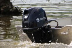 Moteur Hors-Bord 30 Cv Tohatsu BLANC Arbre Long Démarrage Electrique Commande à Distance Relevage Electrique -NautiquePro Soldes Magasin Moteur Hors Bord 30 cv Tohatsu Arbre Long Demarrage Elec 57