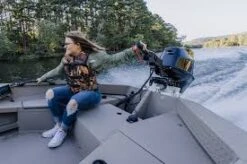 Moteur Hors-Bord 30 Cv Tohatsu Arbre Long Démarrage Manuel Barre Franche Relevage Manuel -NautiquePro Soldes Magasin Moteur Hors Bord 30 cv Tohatsu Arbre Long Demarrage Manu 3